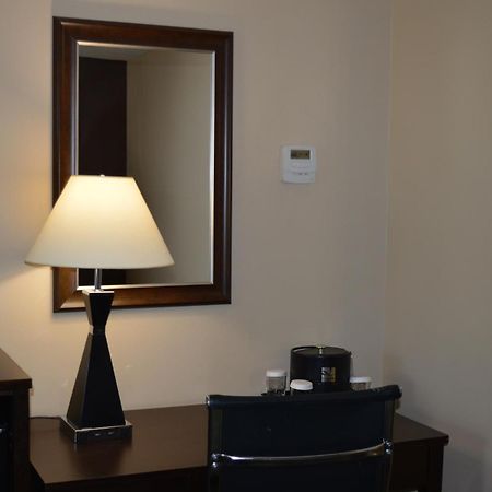 Quality Inn O'Hare Airport Шиллер-Парк Экстерьер фото