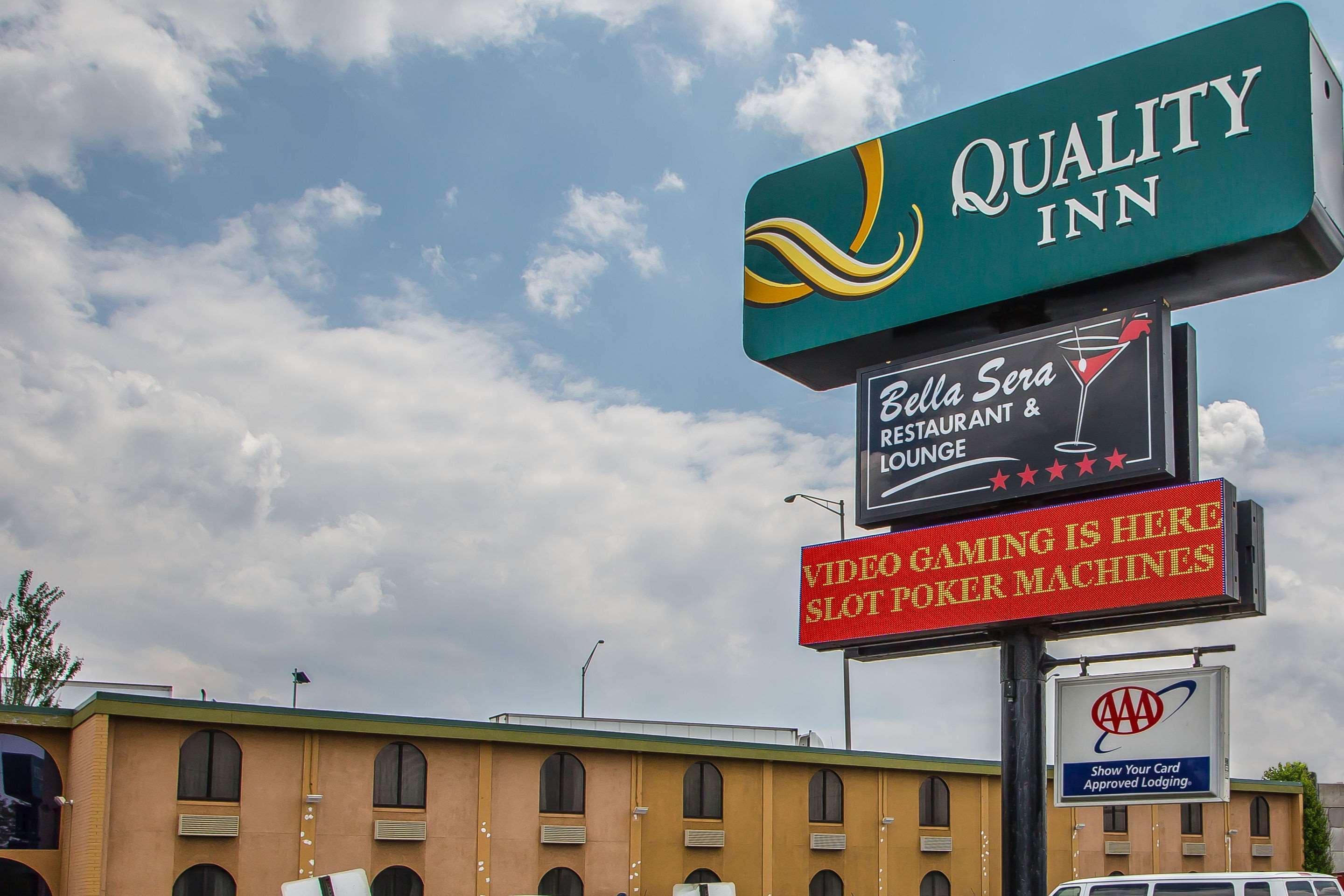 Quality Inn O'Hare Airport Шиллер-Парк Экстерьер фото